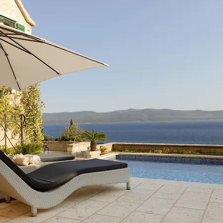 Lipa Dora Villa