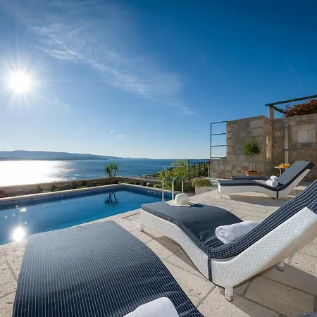 Lipa Dora Villa