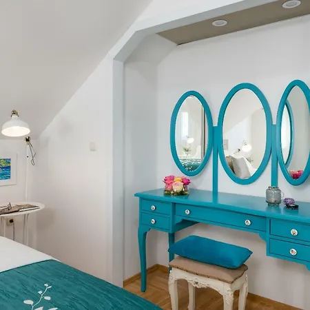 Lipa Dora Villa *
