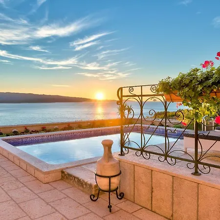 Lipa Dora Villa Murvica (Brac)