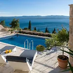 Lipa Dora Vila Murvica (Brac)