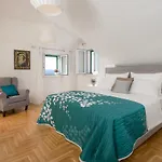 Vila Lipa Dora Murvica (Brac)