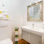 Lipa Dora Vila